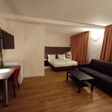 Hotel Ariana Koeln Ngoại thất bức ảnh