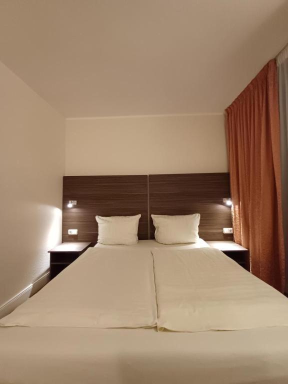 Hotel Ariana Koeln Ngoại thất bức ảnh