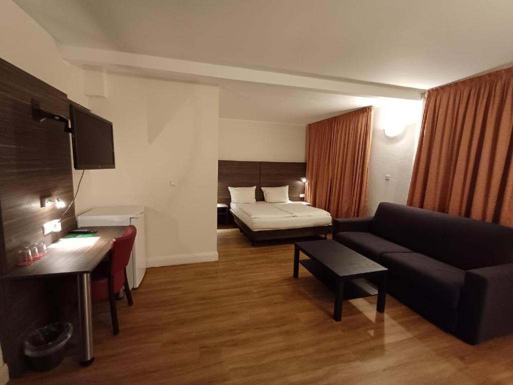 Hotel Ariana Koeln Ngoại thất bức ảnh